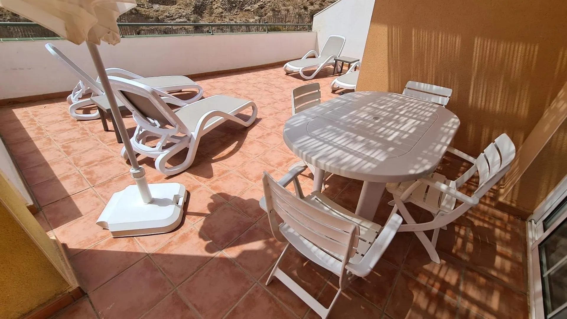 아파트 Apartament Burriana Beach Silhouse 네르하
